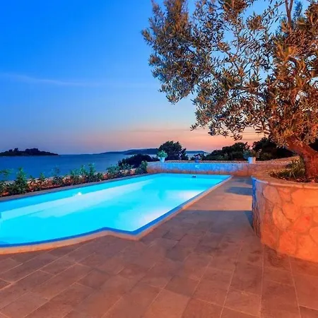 Villa North