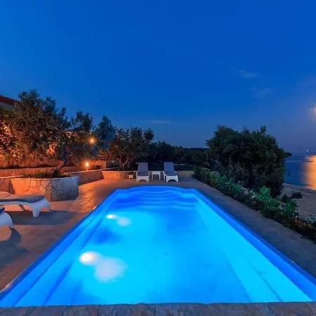 Villa North